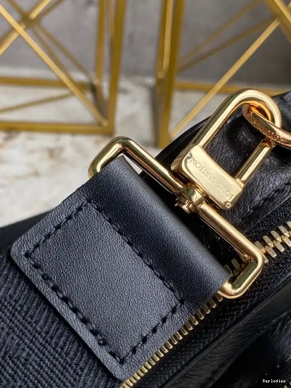 Repladies offers premium fake Louis bags at unbeatable prices. Our products are cheap because we focus on direct sales UTILITY VUITTON CROSSBODY LOUIS 0227