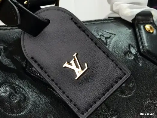 Eliminating the middleman and passing on savings to you. With massive production and tax-free benefits VUITTON LOUIS BB SPEEDY 0223